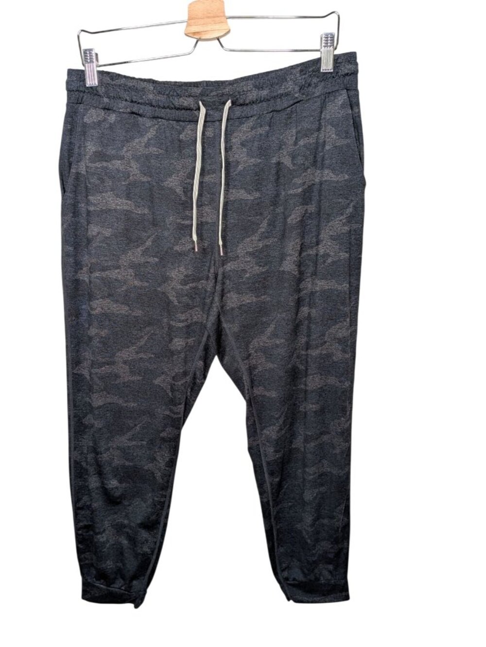 Vuori Camo Gray Performance Joggers Size Small Pull On Activewear